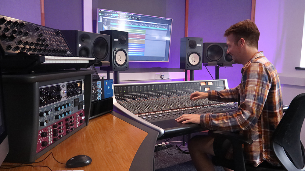 Discovering dBs #2 - dBs Plymouth alumni explain why our music production courses are the best 2 Dan Wack