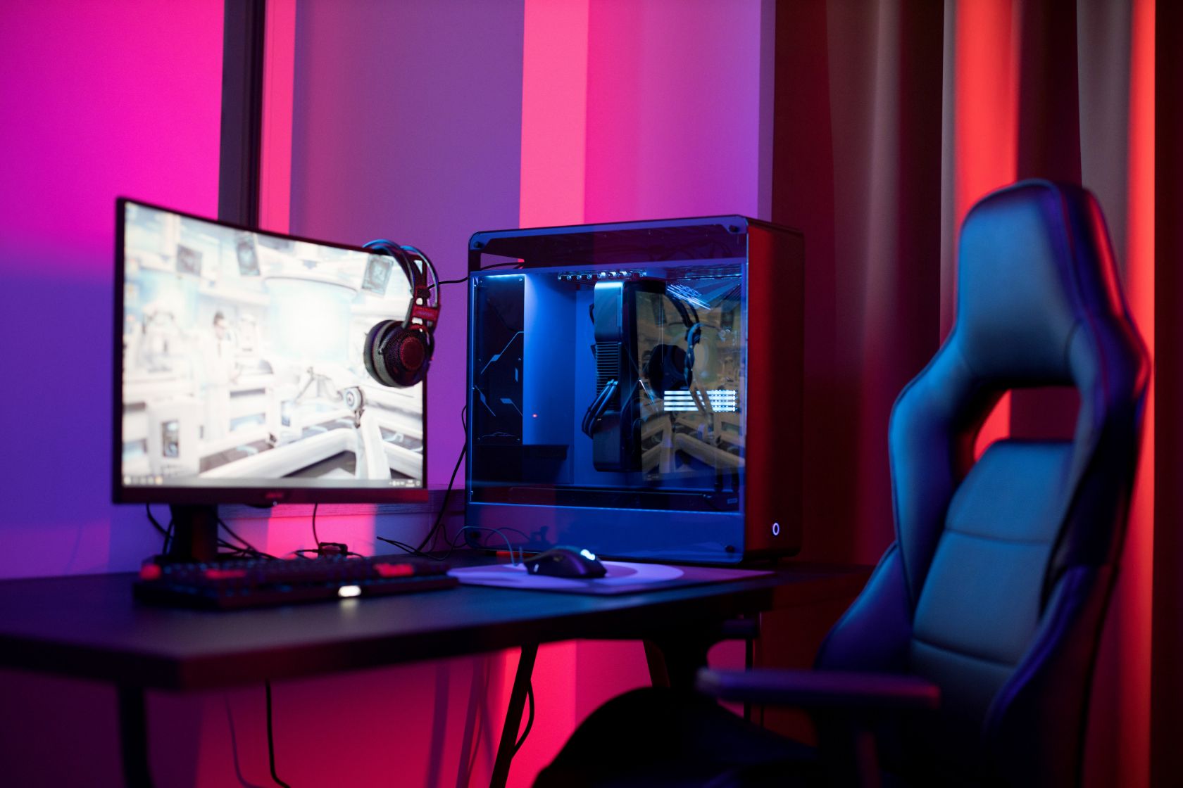 10 Ideas for the best gaming desk setup in 2025 2 Gaming desk set up