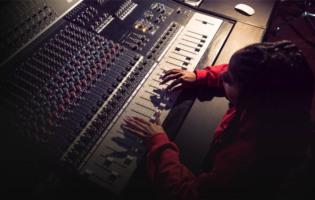 Level 3 Music Production Desktop Header