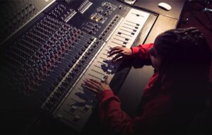 Level 3 Music Production Desktop Header