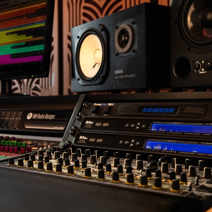 ACC Lincoln DAW hardware with speaker