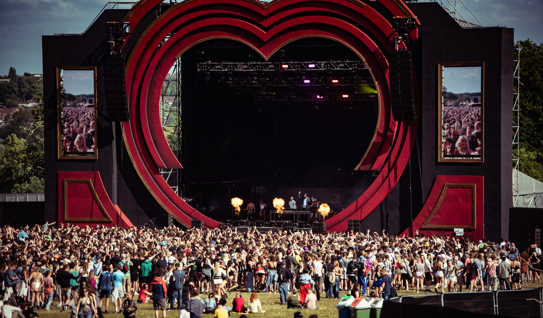 Love saves the day festival