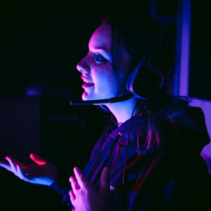 Esports shoutcaster