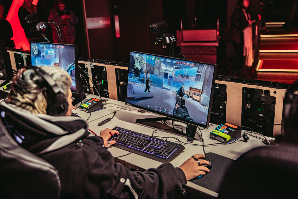 How big is the UK Esports industry right now? 2 NOTTINGHAM CONFETTI 4612